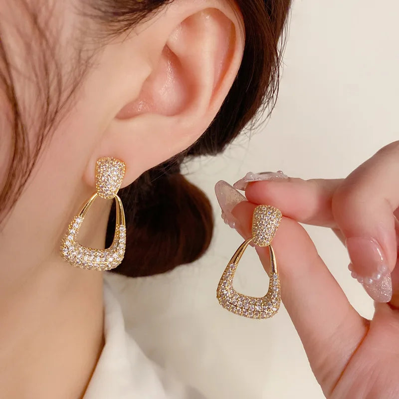 Elara Premium Pearl Earrings