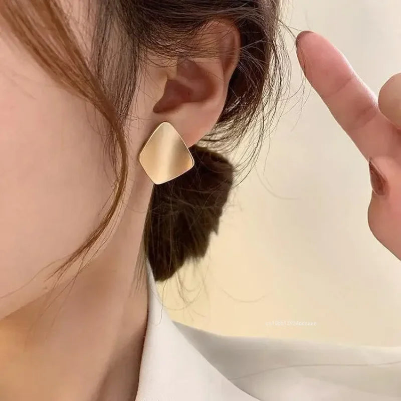 Celeste Minimalist Retro Earrings