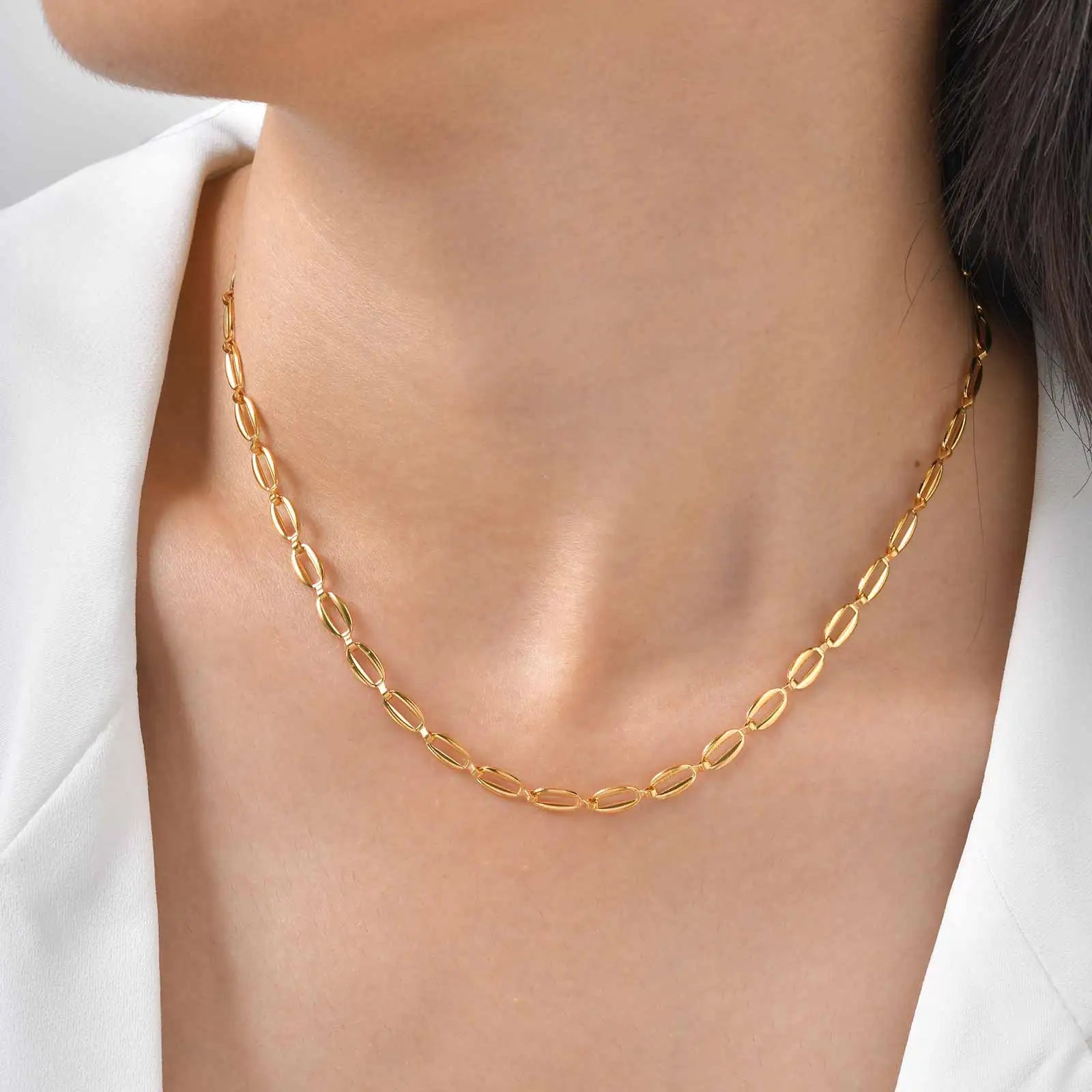 GoldenArc Elegant Link Necklace