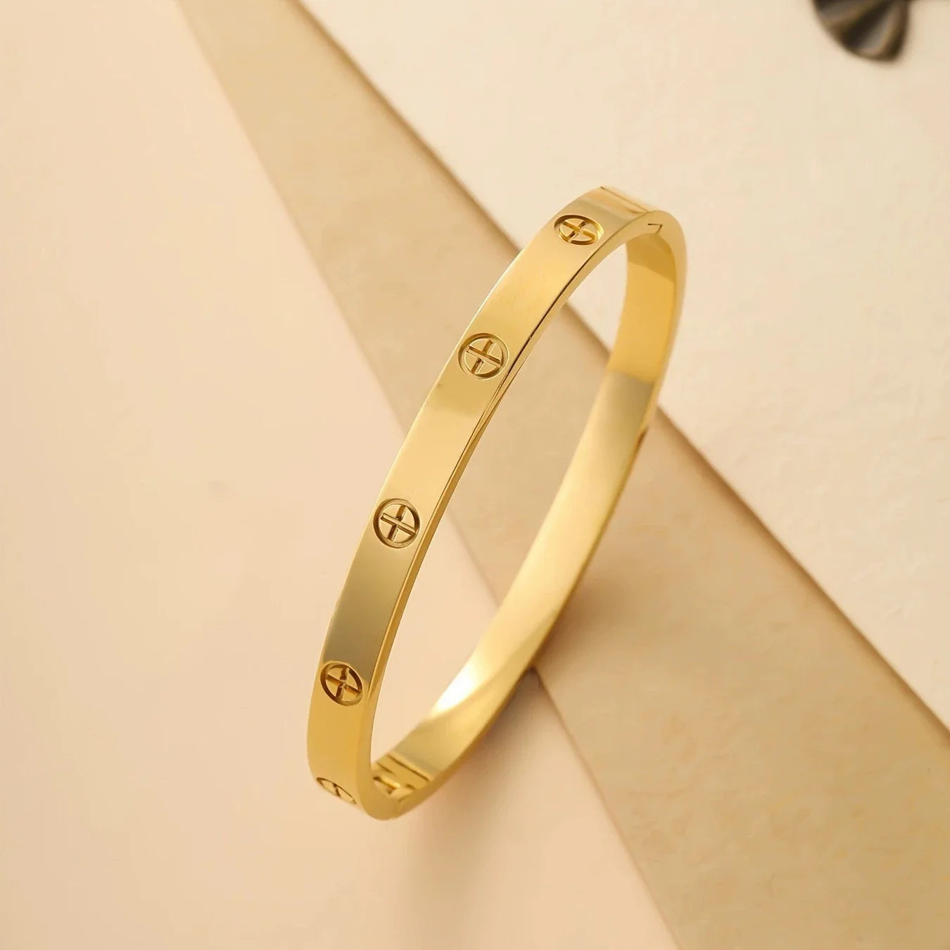 LovePulse Elegant Bangle