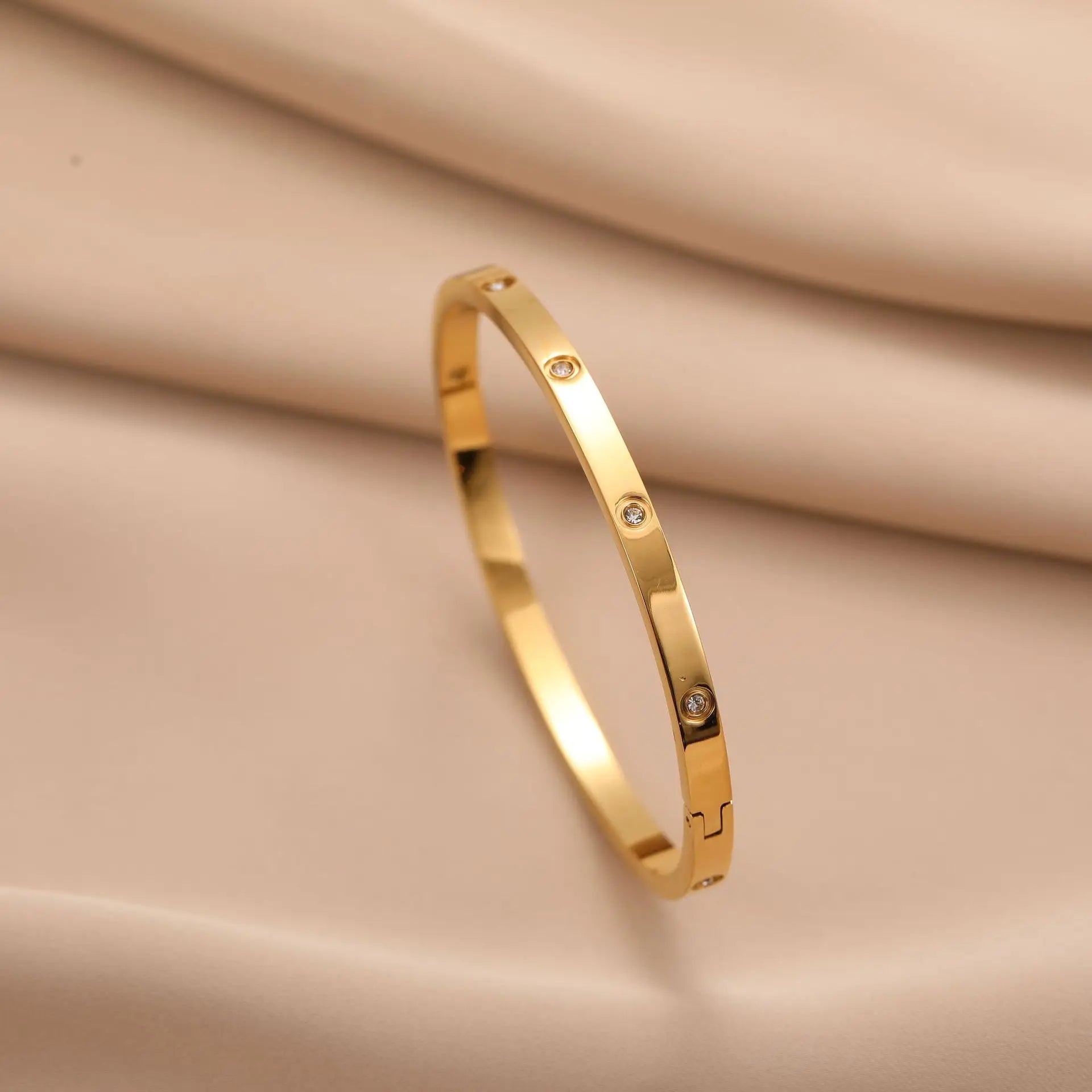 LovePulse Elegant Bangle