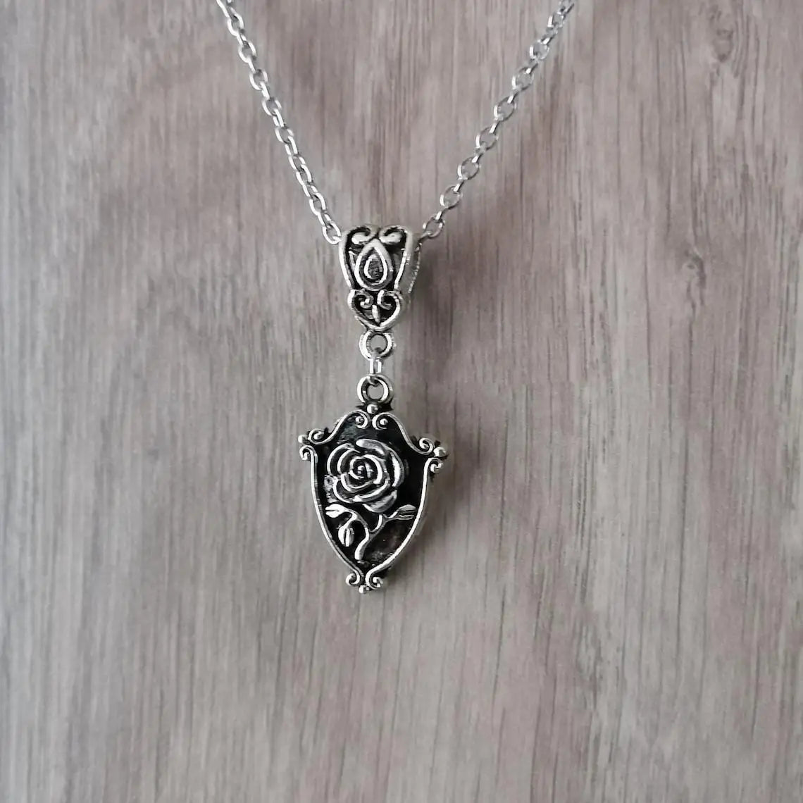 Nocturne Rose Shield Choker
