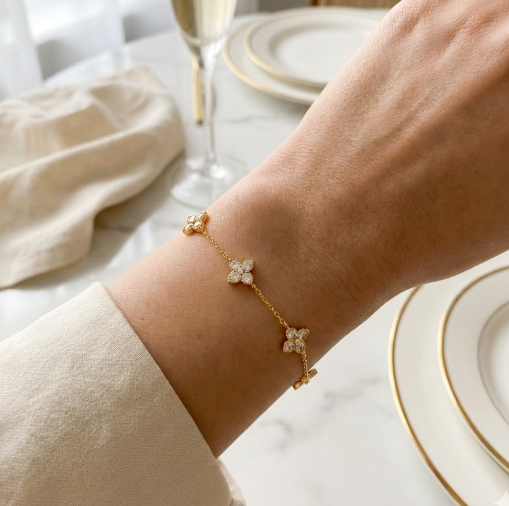 LuckyBloom Crystal Four-Leaf Bracelet