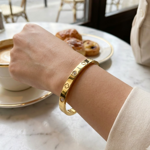 LovePulse Elegant Bangle