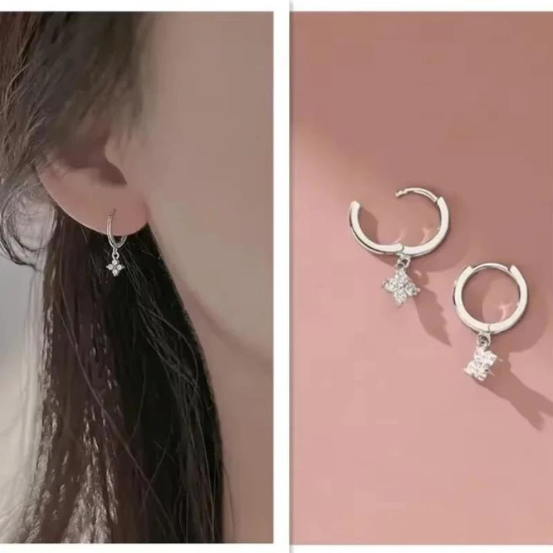 LuckyBloom Crystal Four-Leaf Bracelet