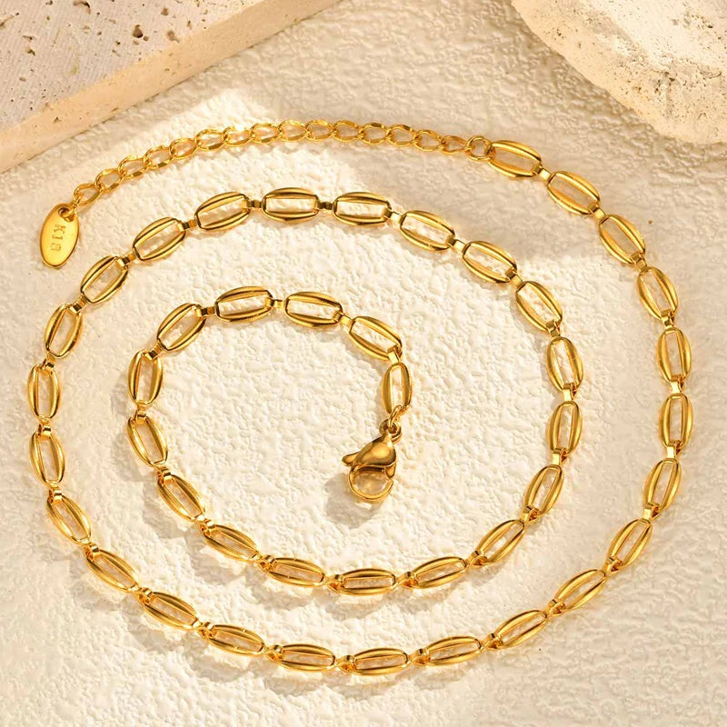 GoldenArc Elegant Link Necklace