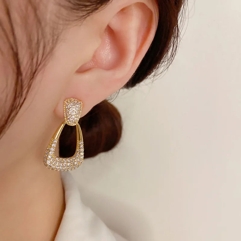 Elara Premium Pearl Earrings