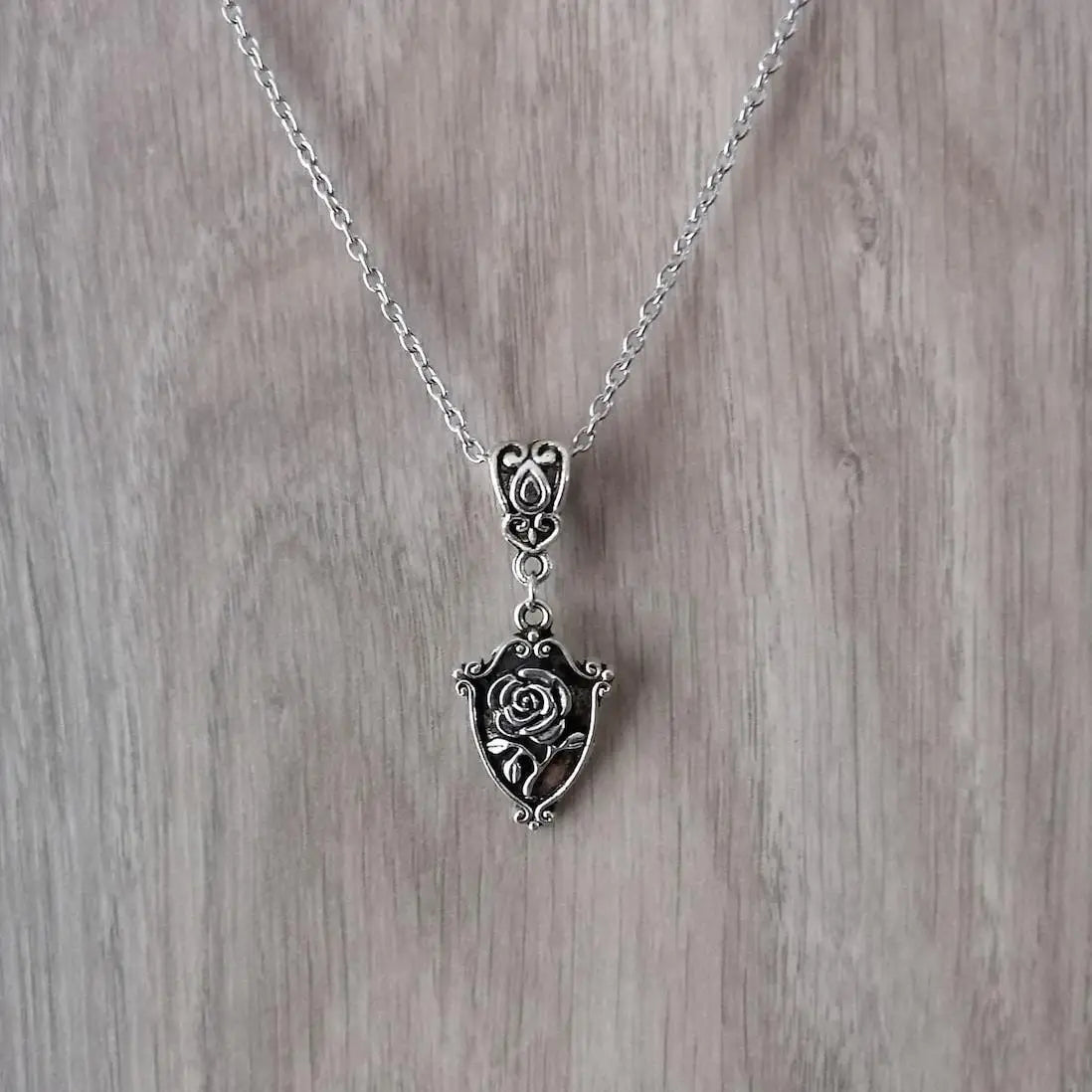 Nocturne Rose Shield Choker